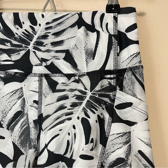 Cycle House by Marika Laura Side Pockets Bermuda Shorts - Picture 3 of 15